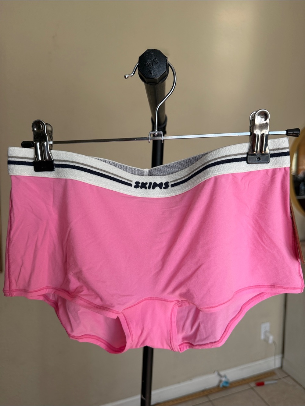 SKIMS Fits Everybody Logo boyshort Pink size XS